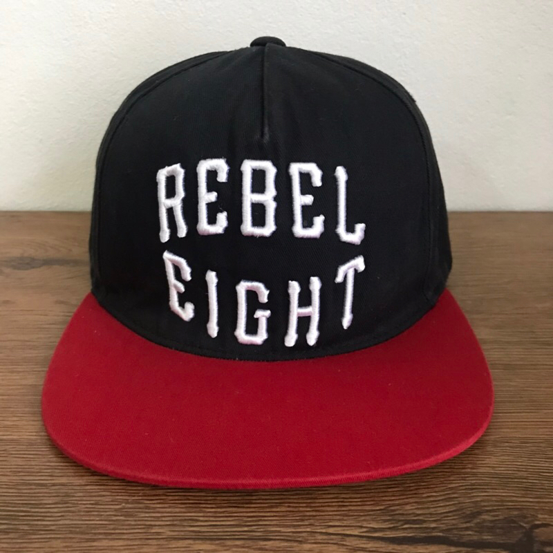 หมวกทรง SnapBack Rebel8 มือสอง