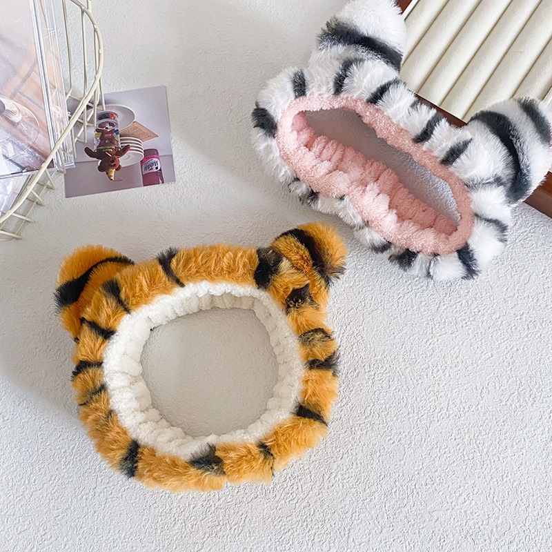 ที่คาดผมน่ารักหูเเมว ใช้คาดไว้ตบแต่ง หรือ รวบผมตอนแต่งหน้า ล้างหน้า พร้อมส่ง