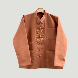เสื้อคอผ้าฝ้ายชินมัยจีนผู้ชายแขนยาวอัดกาว ลายหงส์ในโคมอัตลักษณ์ประจำจังหวัดเชียงใหม่ ทรงสวยงามโดดเด่น งานสวยดูดีตัวท็อป