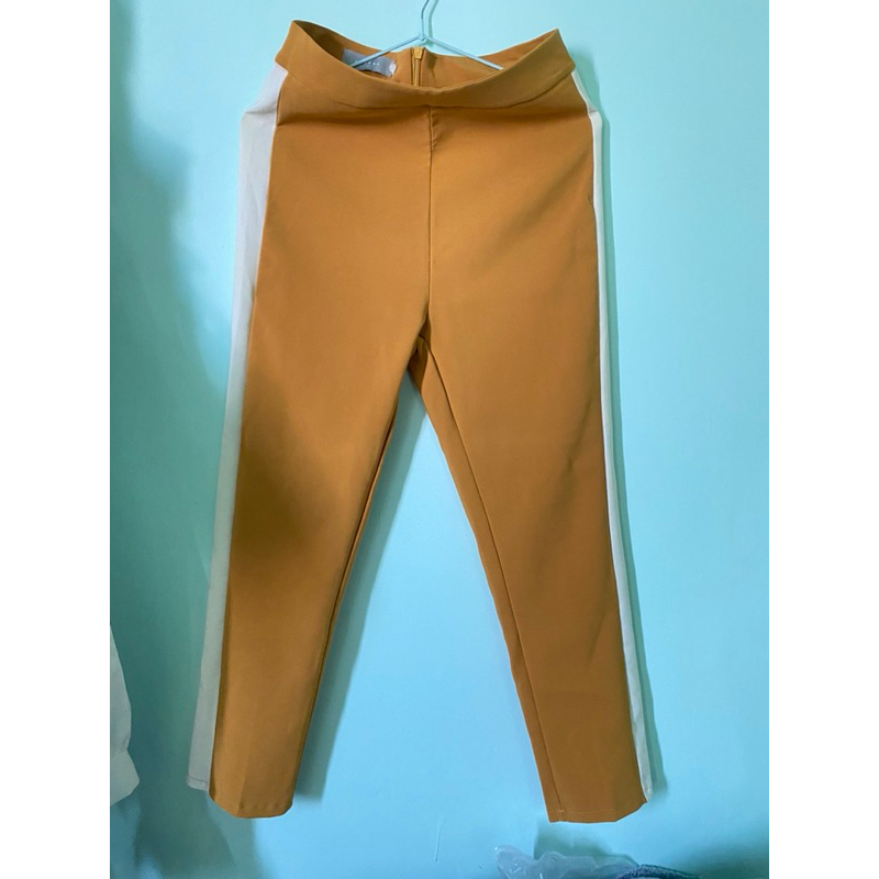 กางเกง Akkara สวยผ้ายืด