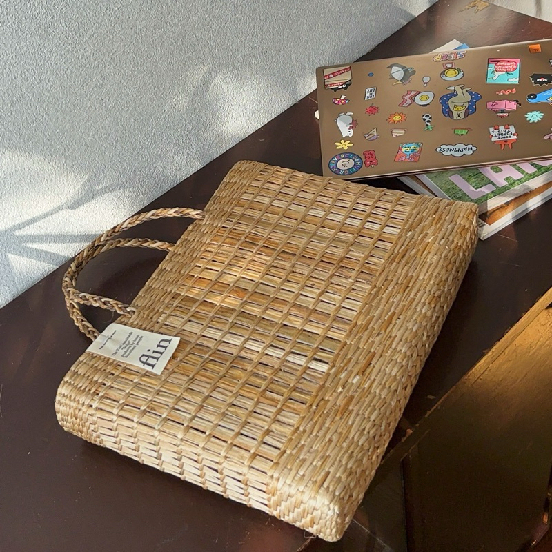 พร้อมส่ง FLIN BANANA LAPTOP - กระเป๋าสานใส่โน้ตบุ้ค ไอแพด เอกสาร