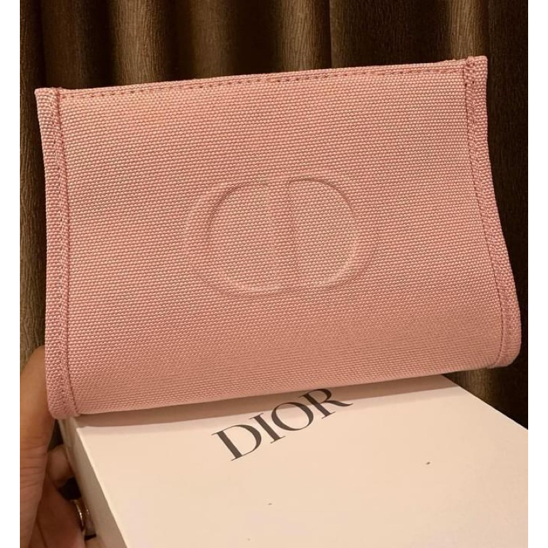 กระเป๋าเครื่องสำอางค์ Dior