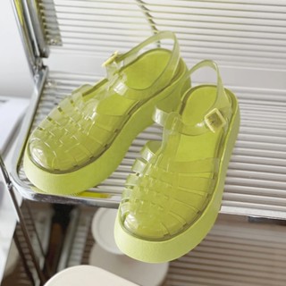 GFShop ใหม่ รองเท้าแตะสุดเก๋ มีสายรัดส้น ยางนิ่มใส่สบายน้ำหน…