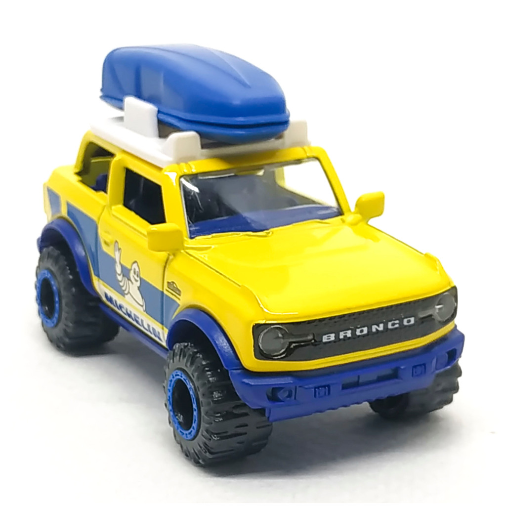 Majorette Ford Bronco Wildtrak - Michellin + Roof Box /scale 1/62 (3 inches) no Package
