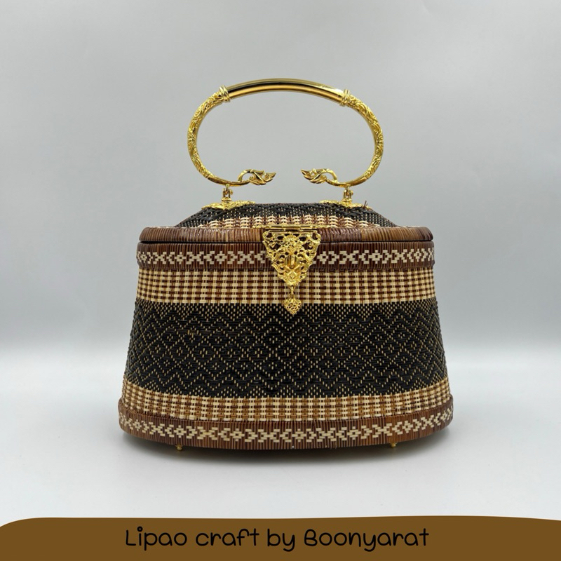 กระเป๋าย่านลิเภาทรงระฆัง 22 นิ้ว หูโลหะ (พร้อมส่ง)