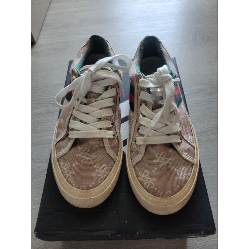 ❗️lyn แท้❗️รองเท้าผ้าใบลาย lyn ไซท์ 37 พร้อมส่งใช้โค้ดส่งฟรีได้ค่ะ