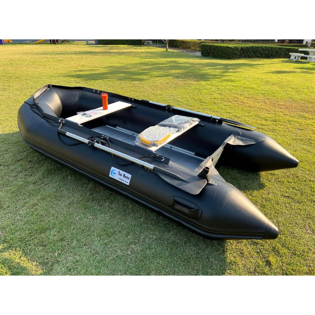 เรือยาง จู่โจม V2. สีดำ แบรนด์ Thai Marine 3.30m. PVC.0.9mm. รีดร้อน กว้าง1.60cm  ยาว 3.3 สูง 50cm  
