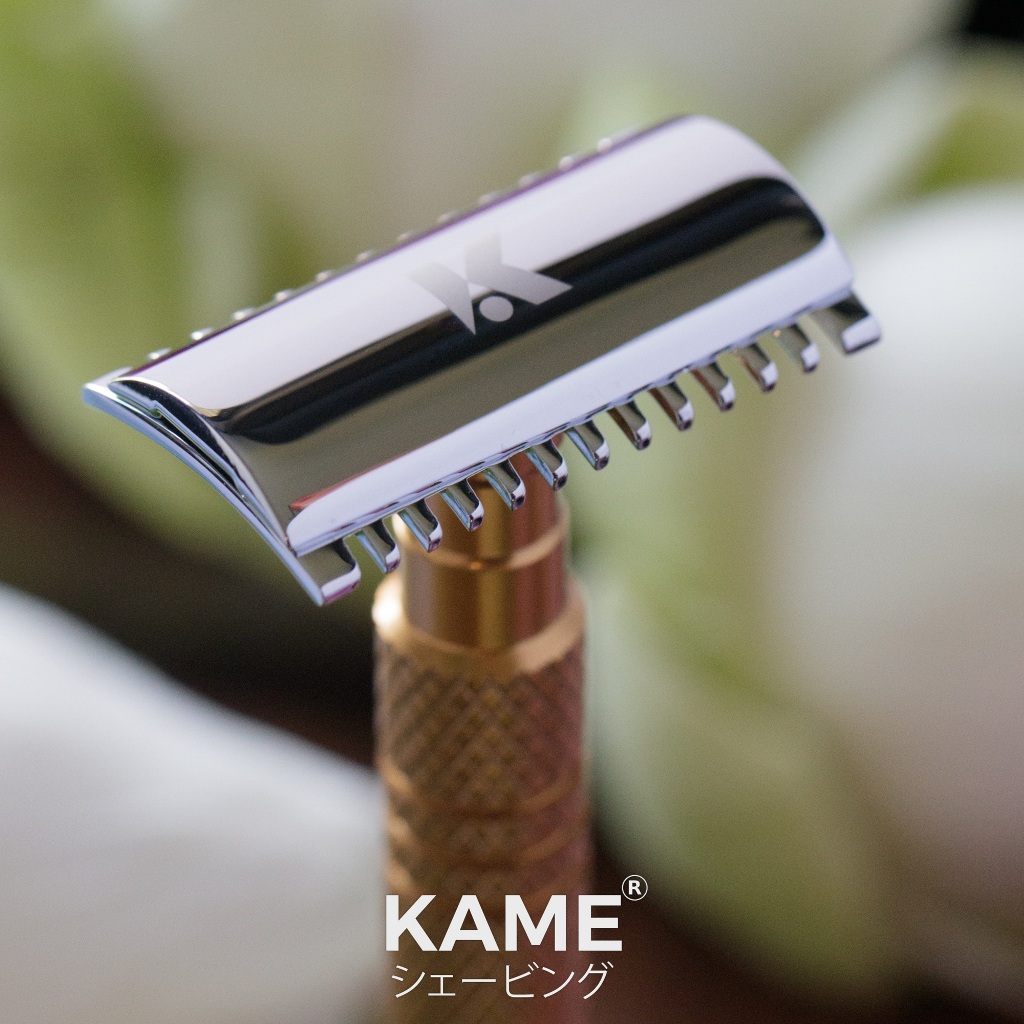 มีดโกนพระ KAME (คาเมะ) รุ่น KMS95 อลูมิเนียม สีทองสัมฤทธิ์ มีดโกนปลงผม สำหรับพระสงฆ์ ไม่บาดศีรษะ ไม่ต้องถอดฐานรอง ราคา ถูกที่สุด ดีลบีเคเค แกลเลอรีภาพที่ 3