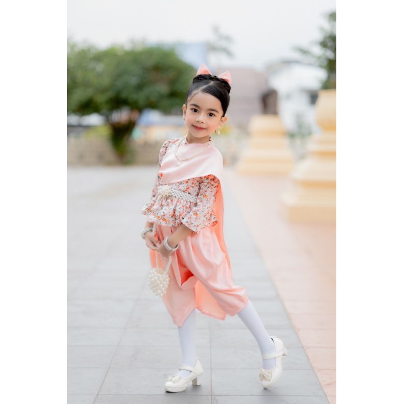 ชุดไทยเด็กจิตรลดาลายดอก แขนยาว จิตรสไบดอก - รูปที่ 2