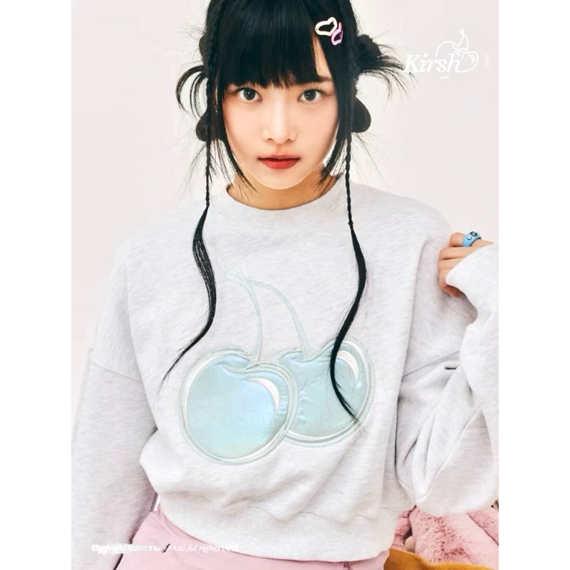 [🍒Kirsh🇰🇷]เสื้อโฮโลแกรม kirsh hologram crop sweater ของแท้💯✨