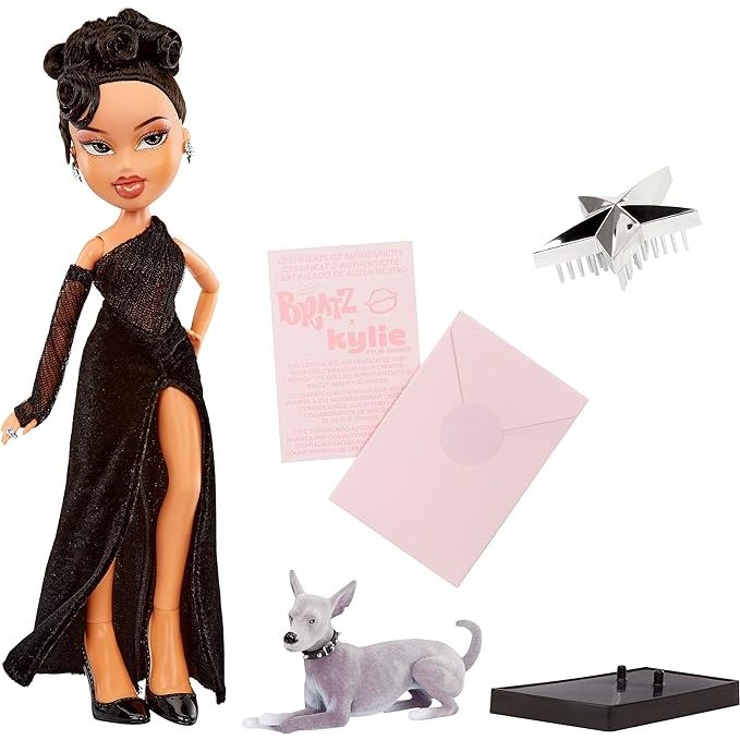 พร้อมส่งในไทย   ส่งฟรี Bratz x Kylie Jenner Night Fashion Doll with Evening Gown, Pet Dog, and Poste