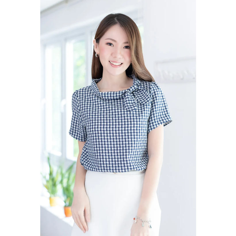 Narinari : MT5139 Textured Gingham Side Bow Blouse