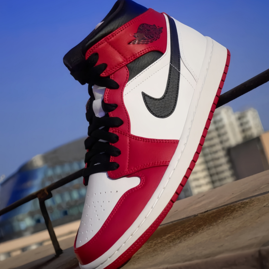Nike Air Jordan 1 mid Gym Red White red style Running shoes sneakers ของแท้ 100 %