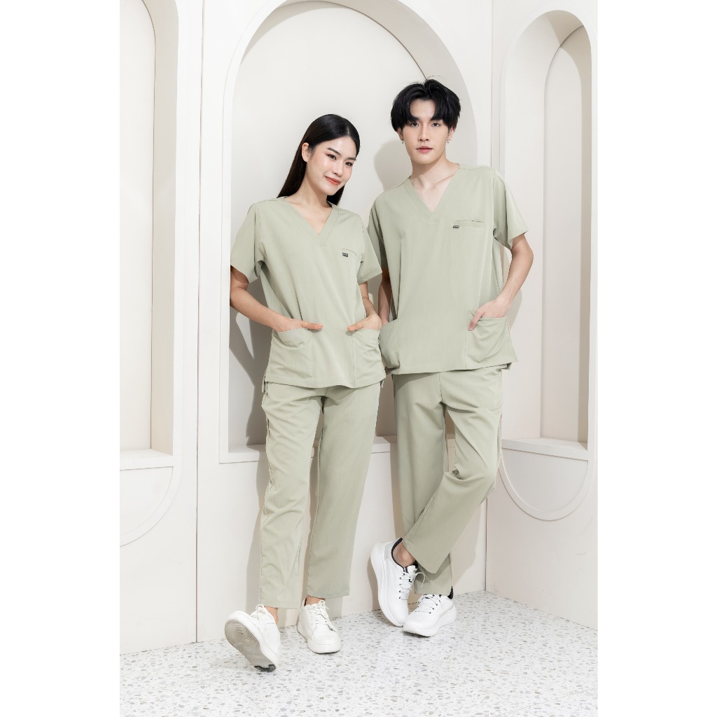 ชุดสครับ Women พร้อมปักชื่อ (รอสินค้า 5-7 วันทำการ) HOURS.Scrub | First Hours Collection ชุดสครับคอวี Women