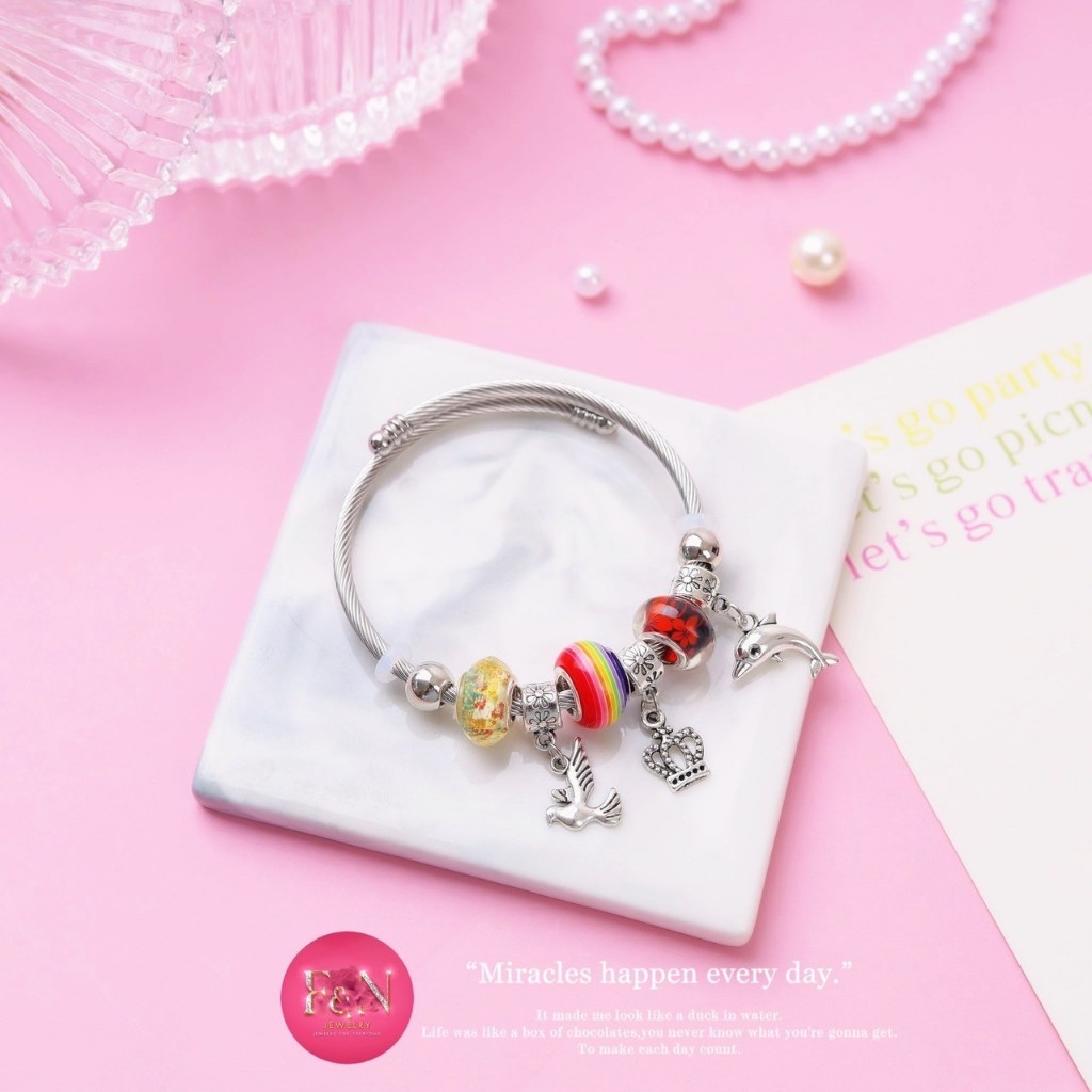 สร้อยข้อมือ PANDORA ( A0011 )กำไลข้อมือ ผู้หญิง กำไลแพนโดร่า พร้อมกล่อง