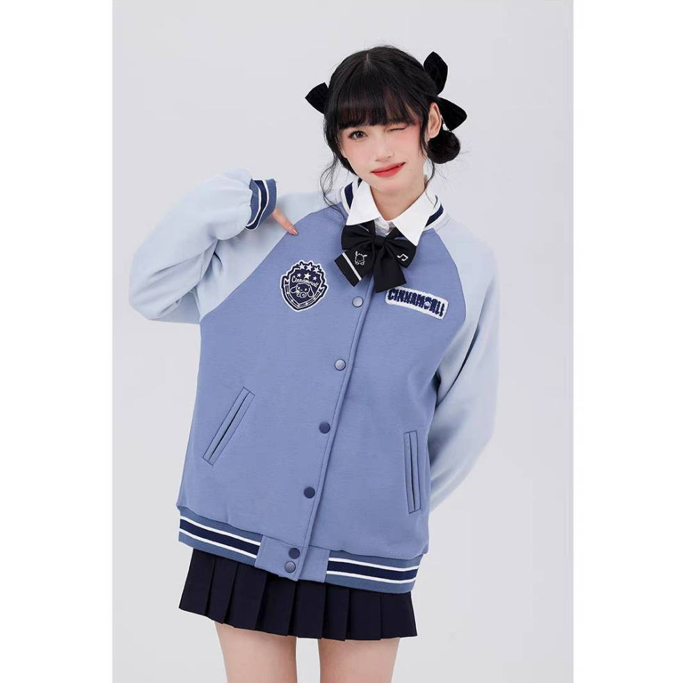 Kyouko x Sanrio เสื้อแจ็คเก็ตเบสบอลคุโรมิ ชินนามอนโรล เสื้อกันหนาว