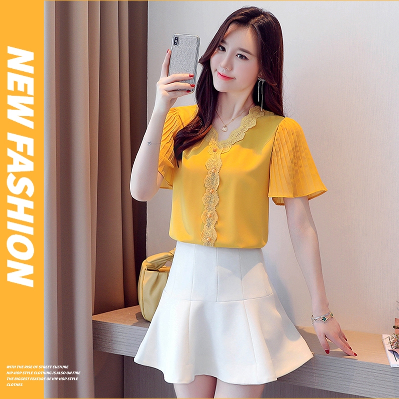 FBAShop เสื้อแฟชั่นผู้หญิง ความสุภาพดูเป็นทางการแต่ดีไซน์ดูไม่ล้าหลังต้องยกให้เลยนะ ลูกไม้ตรงคอและความริ้วที่แขนไปอีก