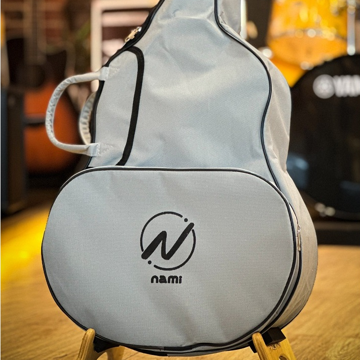 [โค้ดลด- ] กระเป๋ากีตาร์โปร่ง 36 นิ้ว บุฟองน้ำ Nami สีเทา ผ้ากันน้ำ กระเป๋ากีต้าร์ คุณภาพดี มีช่องใส่อุปกรณ์ มีหูหิ้ว ราคา ถูกที่สุด ดีลบีเคเค แกลเลอรีภาพที่ 4