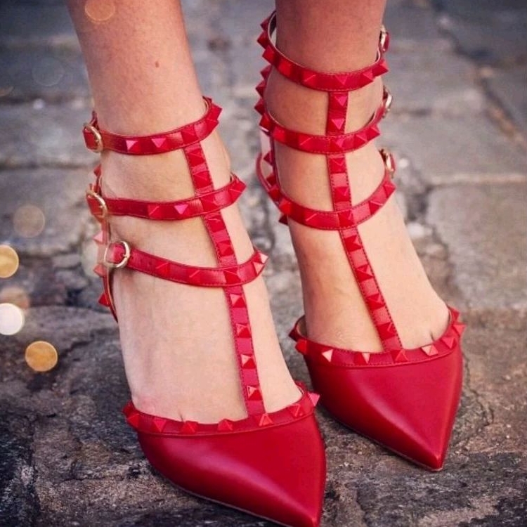 รองเท้าVALENTINO🍒♥️Hiend