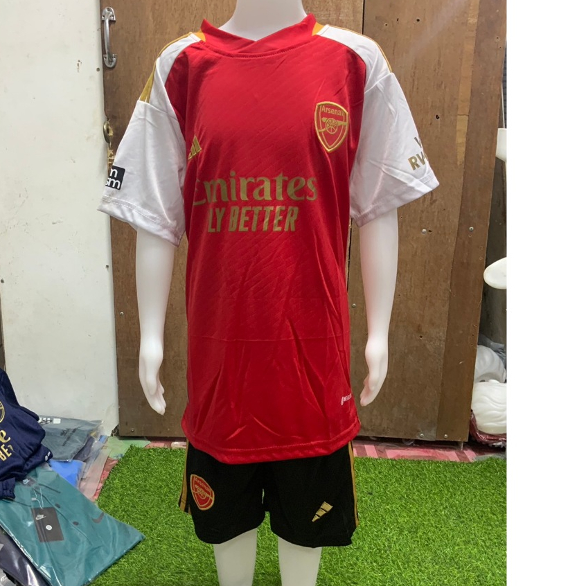 เสื้อบอล ทีม ARSENAL รุ่นใหม่ล่าสุด(2024)(เสื้อ+กางเกง)เนื้อผ้าดีใส่สบายของมีพร้อมส่งของส่งทุกวัน