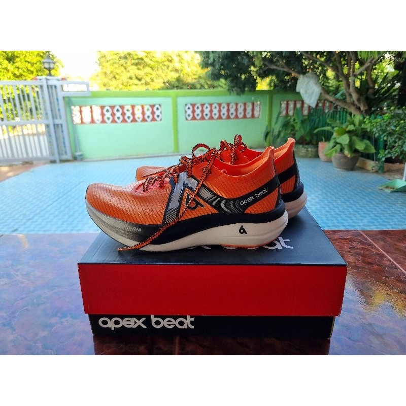 รองเท้าวิ่ง apex beat swift มือสอง สภาพใหม่ ไซด์ 8.5 us