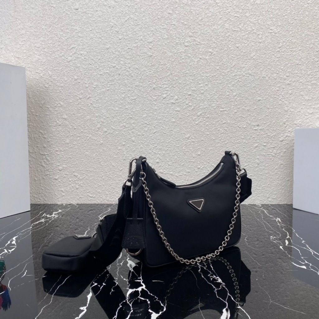 กระเป๋าถือแฟชั่น กระเป๋าสะพายข้าง ถอดสายได้ Prada hobo