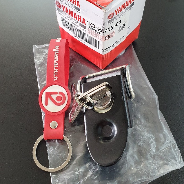 1K82470500 กุญแจล็อคเบาะ LB50 LB80  DT100 DT125 DT250 DT400 Seat Lock w/ Key แท้ 1K8-24705-00