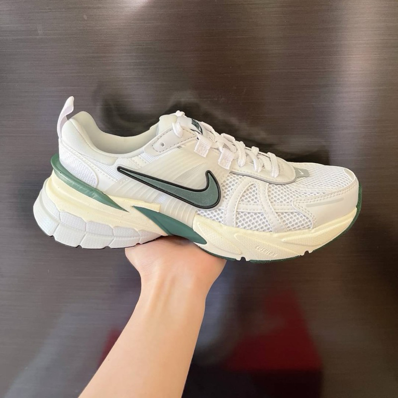 [พร้อมส่ง] รองเท้า Nike V2K Run Runtekk