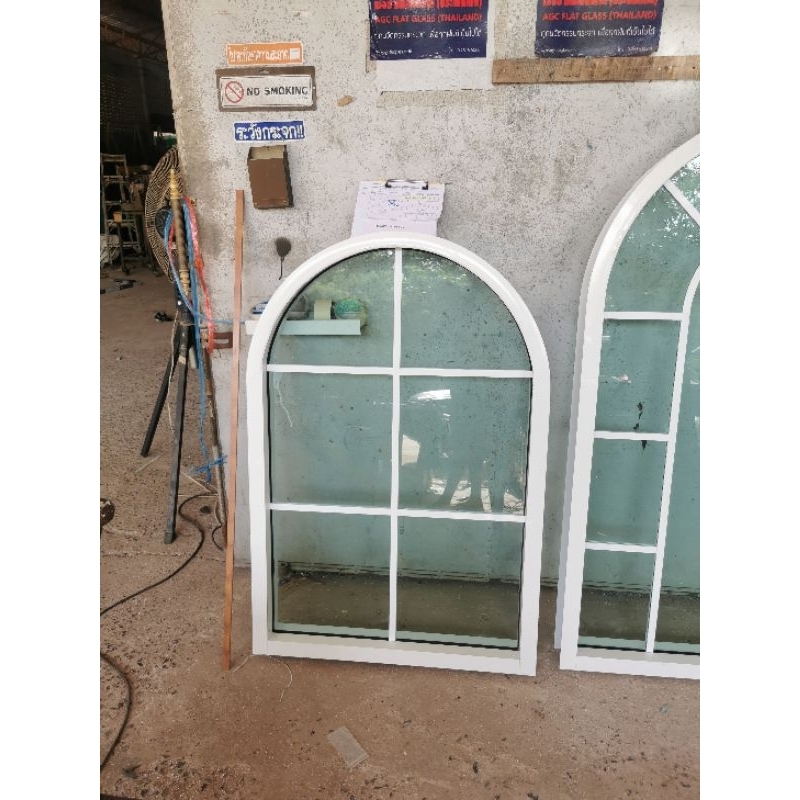 ช่องแสง/บานติดตายโชว์โค้ง