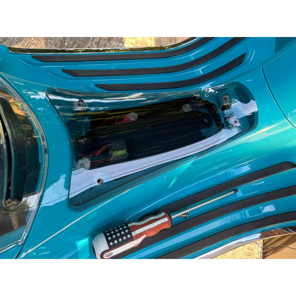 ปิดแบต Vespa Sprint / Primavera  ครอบแบต เวสป้า มีหลายสี  GBike ใช้ถึงปี 23