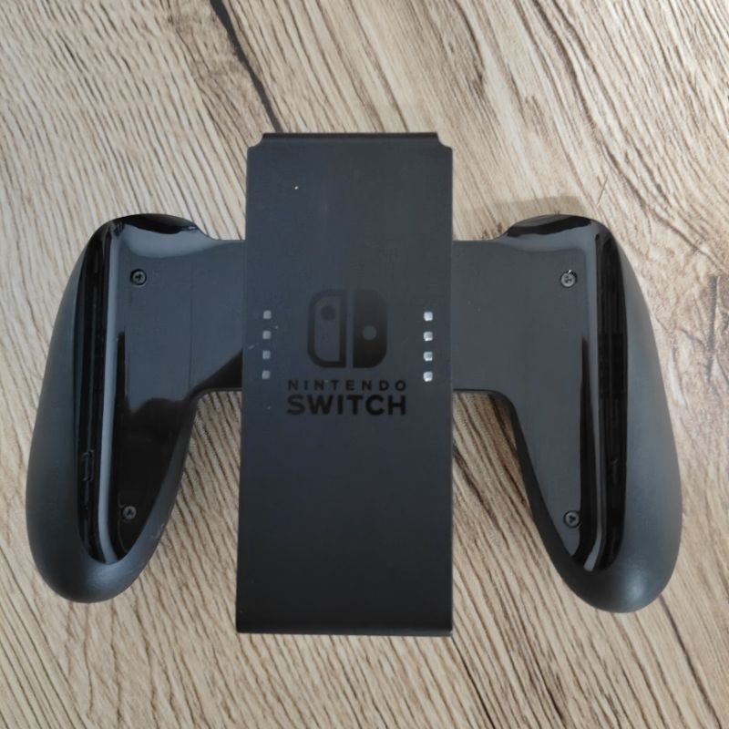 Nintendo Switch Joy-Con Charging Grip ของแท้ มือสองสภาพสวย