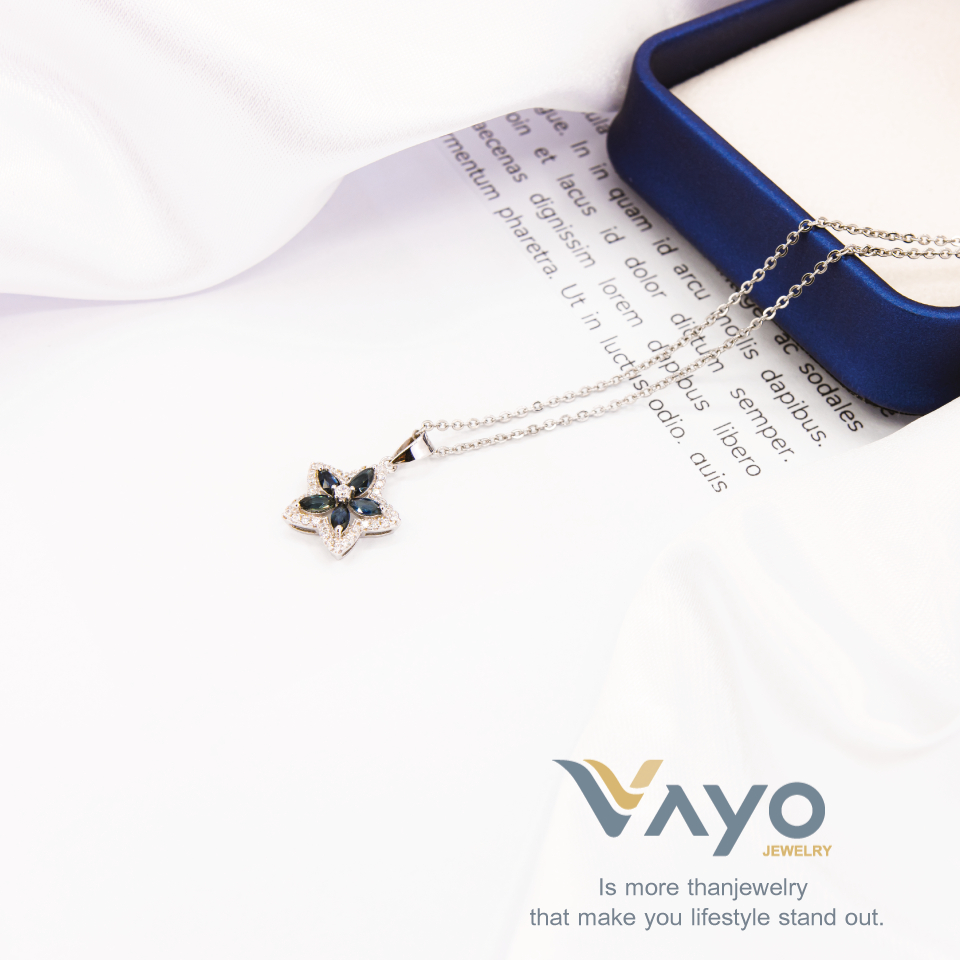 สร้อยเงินแท้ จี้พลอย Sapphire รูปดาวประดับเพชร : Vayo Jewelry