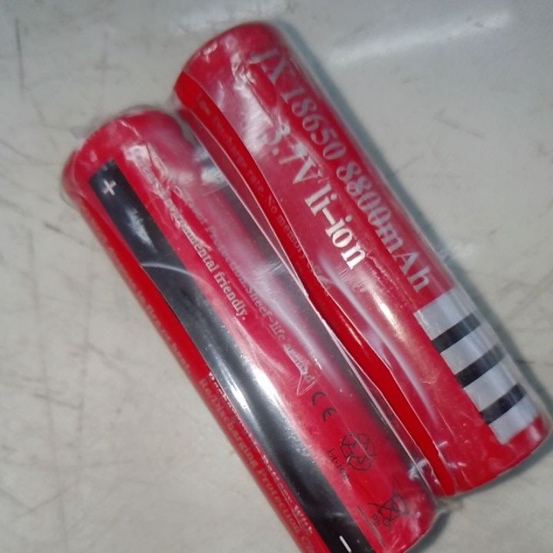 ULTRAFIREถ่านชาร์จลิเธียมไอออน 18650 3.7v 8,800mAh แบบหัวตัด 2 ก้อน