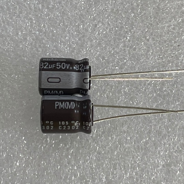 82UF 50V 105C Nichicon 10*12.5 ( 1 ชุด มี 10 ตัว )