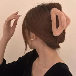 กิ๊ฟหนีบผม สามเหลี่ยมแบบขนน่ารัก พร้อมส่งจากไทย