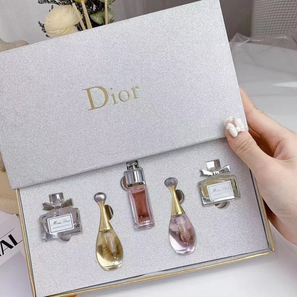 ✅7.7✅🔥ของแท้ นํ้าหอมผู้หญิง🔥Dior5-กล่องของขวัญชุดชิ้น แมกซิโมโอลิเวอรอสหวานใจ เสน่ห์กลิ่นหอมอ่อน จริงๆฉันรสชาติ