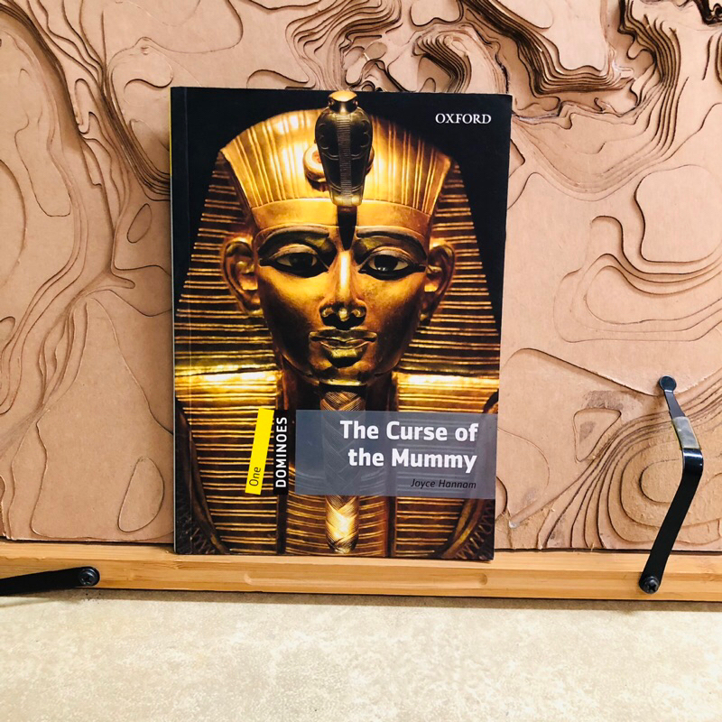 จ205 OXFORD  The Curse of the Mummy  Joyce Hannam