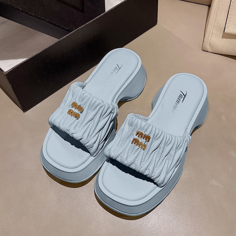 Wooho สุดปัง รองเท้าแตะแฟชั่นสำหรับสาวๆ รุ่นนี้ขายดีมาก มีให้เลือกถึง 4 สี ยางคุณภาพดี ทรงสวย ใส่ได้กับทุกงาน สั่งเลยราค