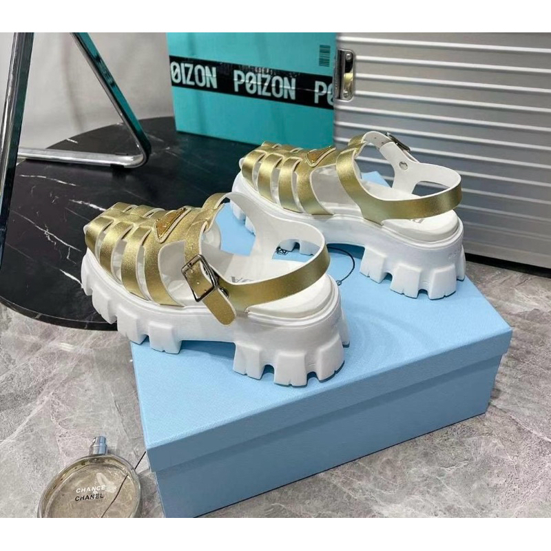 รองเท้าแบรนด์prada สวยแท้100%