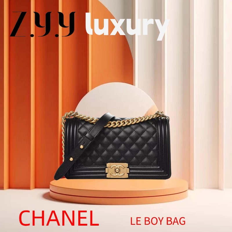 New Hot  ราคาพิเศษ 🍒HOT Chanel LE BOY BAG ผู้หญิง/กระเป๋าสะพายข้าง/กระเป๋าสะพาย small&amp;medium&amp;large🍒