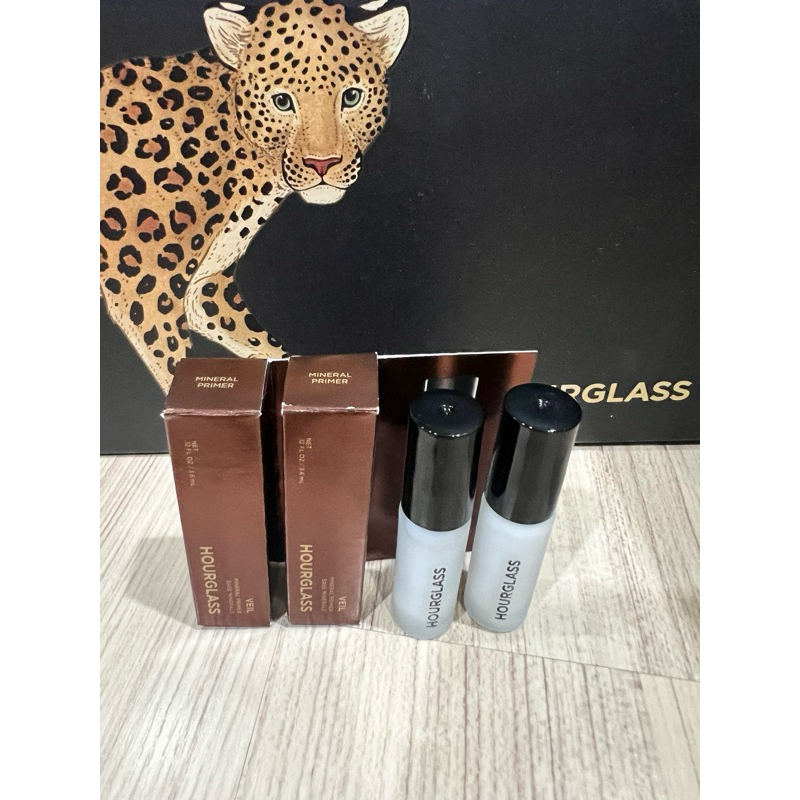 Hourglass Veil mineral primer มีหลายสูตร คะกดเลือกได้คะ