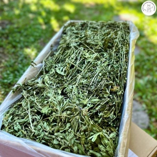 CBRF หญ้ากระต่าย หญ้าอัลฟาฟ่าอบลมร้อน Super Premium Alfalfa Grass 1Kg. (กล่องน้ำตาล)