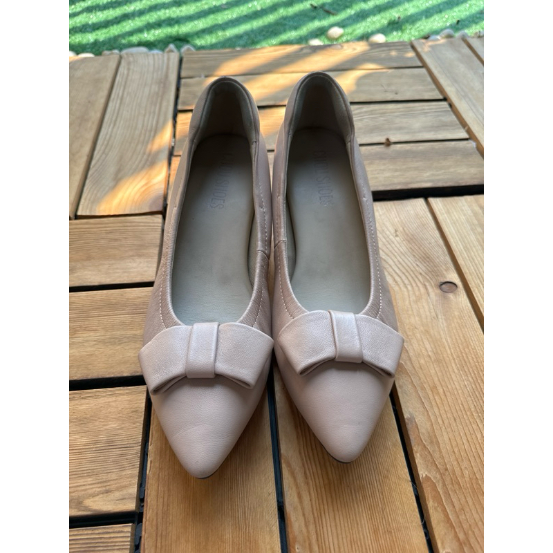 รองเท้าคัชชู chou shoes มีดีเทลโบด้านหน้า มีส้นสูง 1 นิ้ว หนังแท้ ใส่สบาย