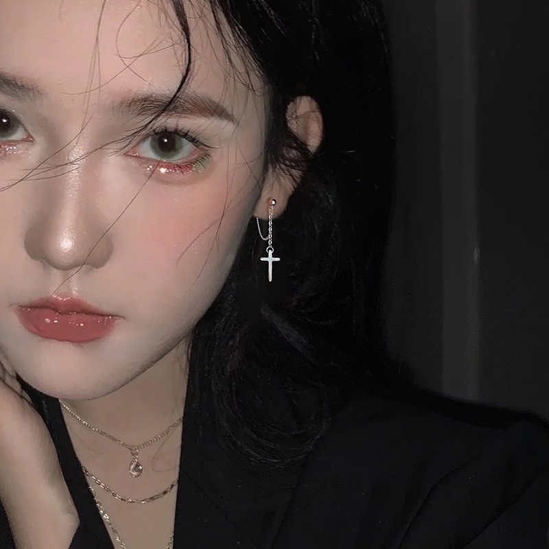 [จัดส่งในกทม] แฟชั่นเกาหลี ต่างหูโซ่ห้อยจี้ไม้กางเขนสีเงินสําหรับผู้หญิง 1 คู่ อุปกรณ์เสริมที่เรียบง่าย unisex - รูปที่ 3