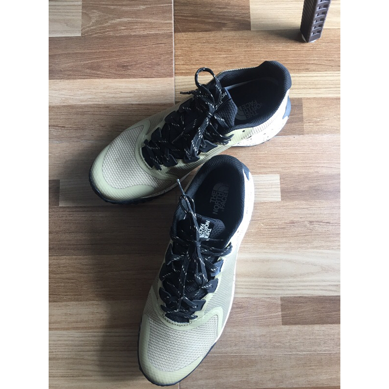 มือสอง The North Face Hiking Shoes สภาพ99% สินค้าตัวอย่าง ไม่มีกล่อง