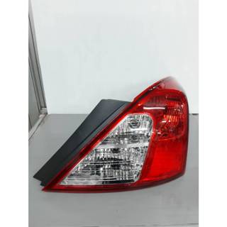 เสื้อไฟท้ายข้างขวา NISSAN ALMERA N17 26554-3AA0B  (อะไหล่แท้…