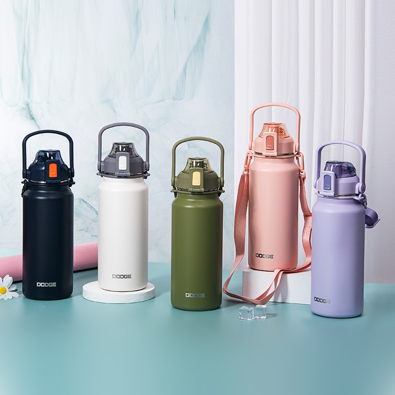 กระติกน้ำ DODGE 1600ml กระบอกน้ำ กระติกน้ำเก็บอุณหภูมิ มีหลอด+สายสะพาย Vacuum Bottle SUS316 DB22698