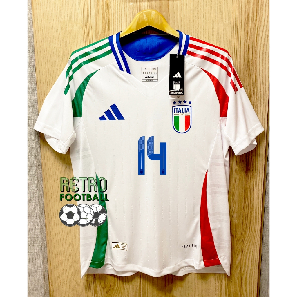 เสื้อฟุตบอลทีมชาติ อิตาลี Away ชุดเยือน ยูโร 2024 [ PLAYER ] เกรดนักเตะ สีขาว พร้อมชื่อเบอร์นักเตะ กล้ารับประกันคุณภาพ