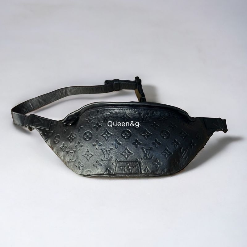 Louis Vuitton men bag LV หลุยส์ วิตตอง bumbag sling bag กระเป๋าคาดอก สะพาย หนังแท้ มือสอง กระเป๋าผู้