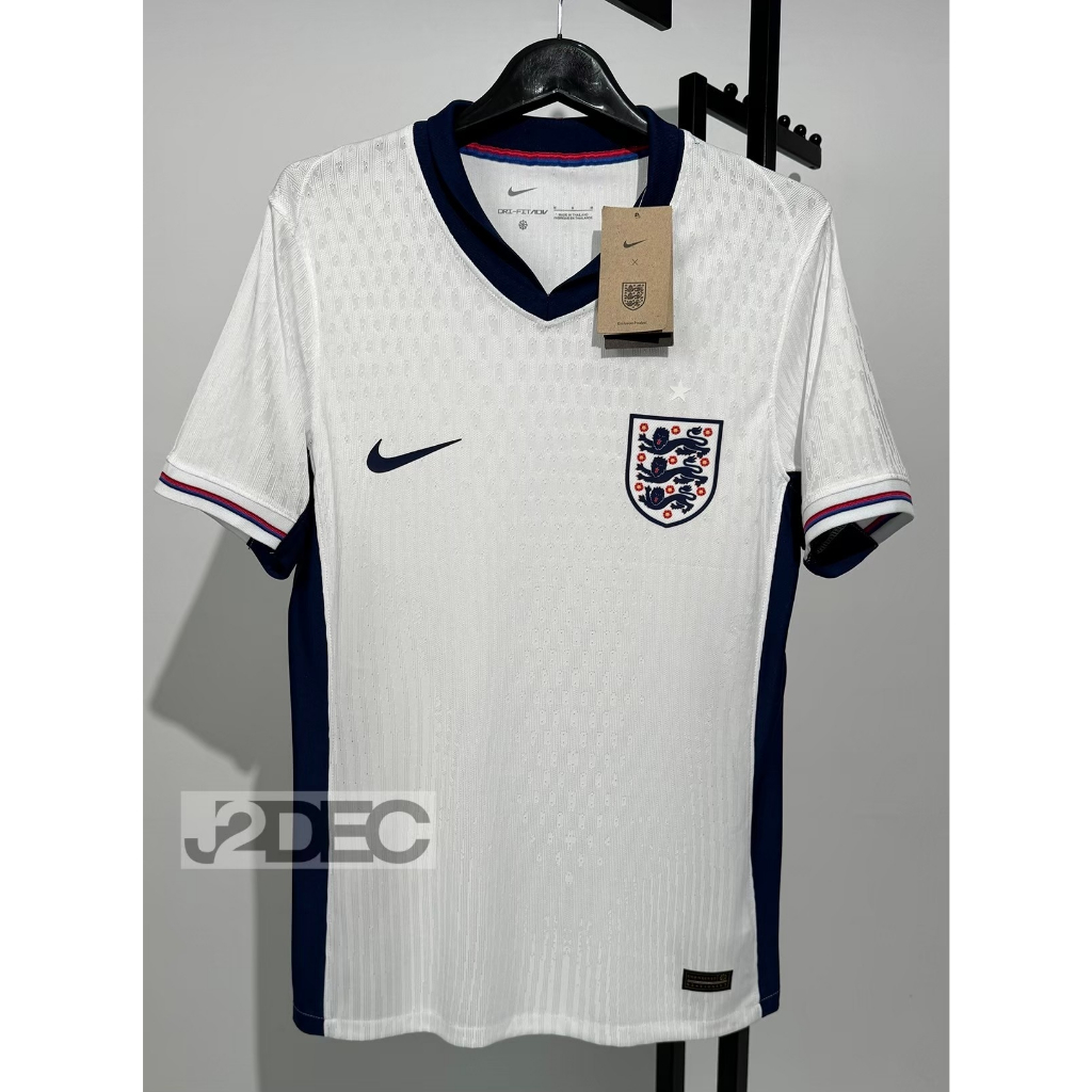 ใหม่ล่าสุด!!! เสื้อฟุตบอลทีมชาติ อังกฤษ Home ชุดเหย้า ยูโร 2024 เกรดนักเตะ [ PLAYER ] สีขาว ตรงปกตรงต้นฉบับ100%